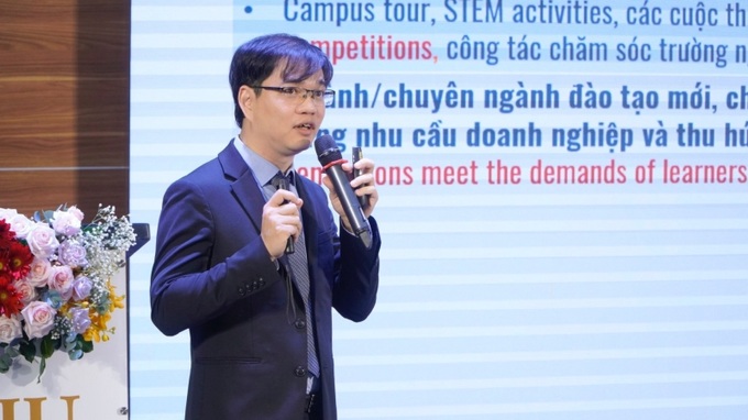 TS. Ngô Minh Đức – Hiệu trưởng Trường Đại học Quốc tế Miền Đông (EIU) chia sẽ phương hướng hoạt động của trường tại chương trình “Họp mặt tân niên 2023”.