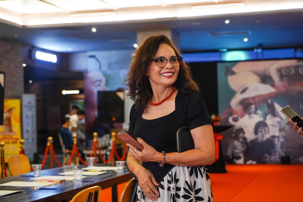 NSND Minh Châu tuổi U70: Chơi pickleball, là đại gia buôn đất - 4