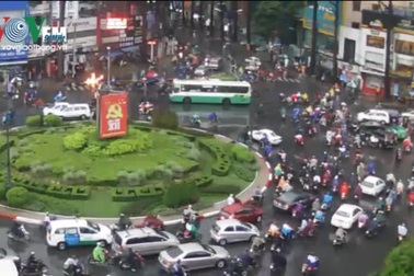 Ô tô “điên” gây tai nạn liên hoàn giữa ngã 6 Dân Chủ (Tp.HCM)