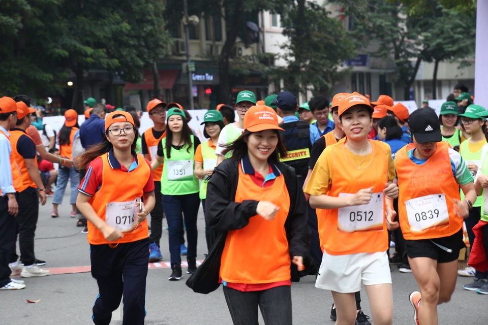 Hơn 2000 người tham gia Giải chạy vì bệnh nhân Parkinson - 2 Hơn 2000 người tham gia Giải chạy vì bệnh nhân Parkinson - 2