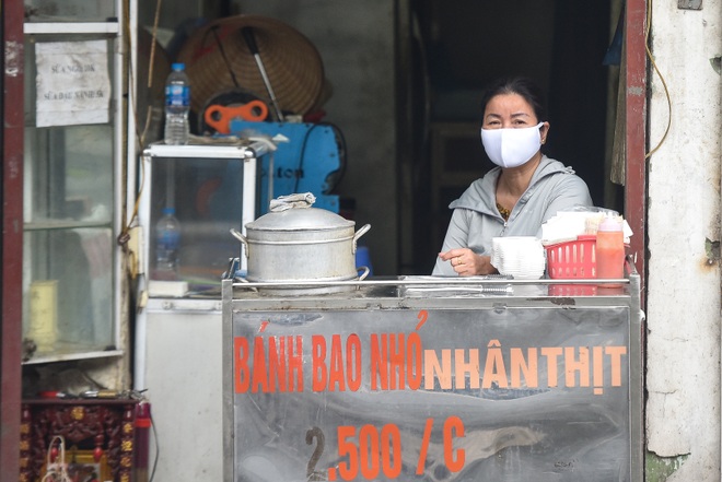 Hà Nội trong ngày đầu tiên nới lỏng cách ly xã hội - 15 Hà Nội trong ngày đầu tiên nới lỏng cách ly xã hội - 15