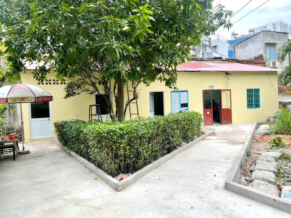 Lý Hùng, Lý Hương bật khóc khi hoàn thành di nguyện của cố NSND Lý Huỳnh - 5 Lý Hùng, Lý Hương bật khóc khi hoàn thành di nguyện của cố NSND Lý Huỳnh - 5
