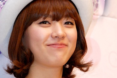 Han Hyo Joo xinh đẹp với tóc ngắn