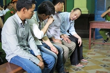 Đánh chết người vì không chịu uống bia