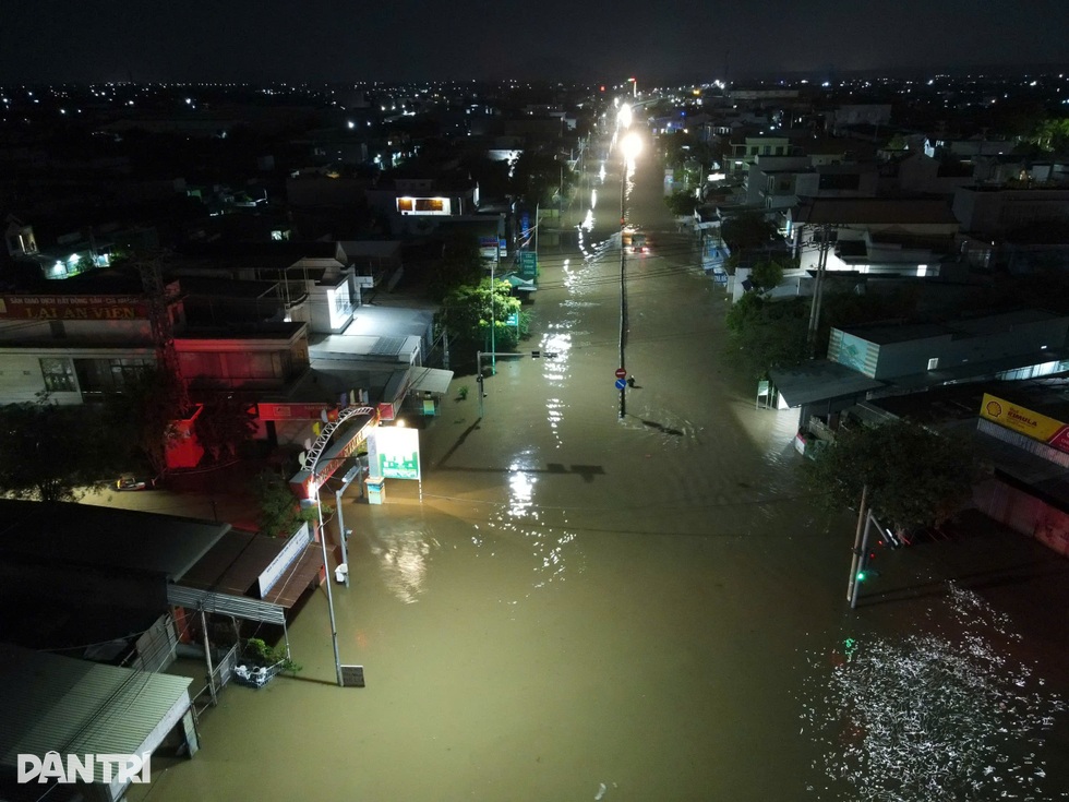 Đêm không ngủ cứu người mắc kẹt nơi rốn lũ Hàm Thắng ở Lâm Đồng - 2