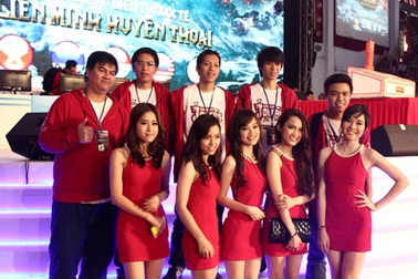 Giới trẻ TPHCM lên cơn sốt với Liên Minh Huyền Thoại