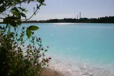 “Phát cuồng” vì hồ nước xanh ảo diệu nhưng chứa đầy chất độc