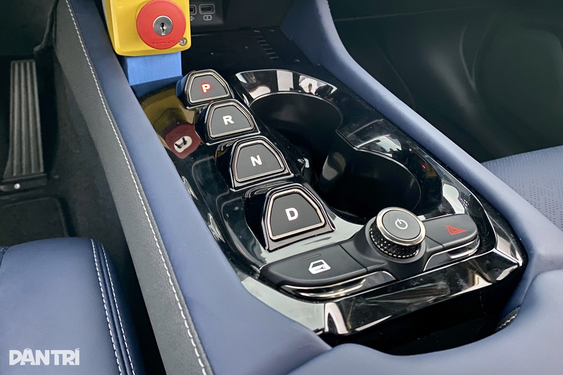 Trải nghiệm VF 8 - SUV điện của VinFast có gì đặc biệt? - 13 Trải nghiệm VF 8 - SUV điện của VinFast có gì đặc biệt? - 13