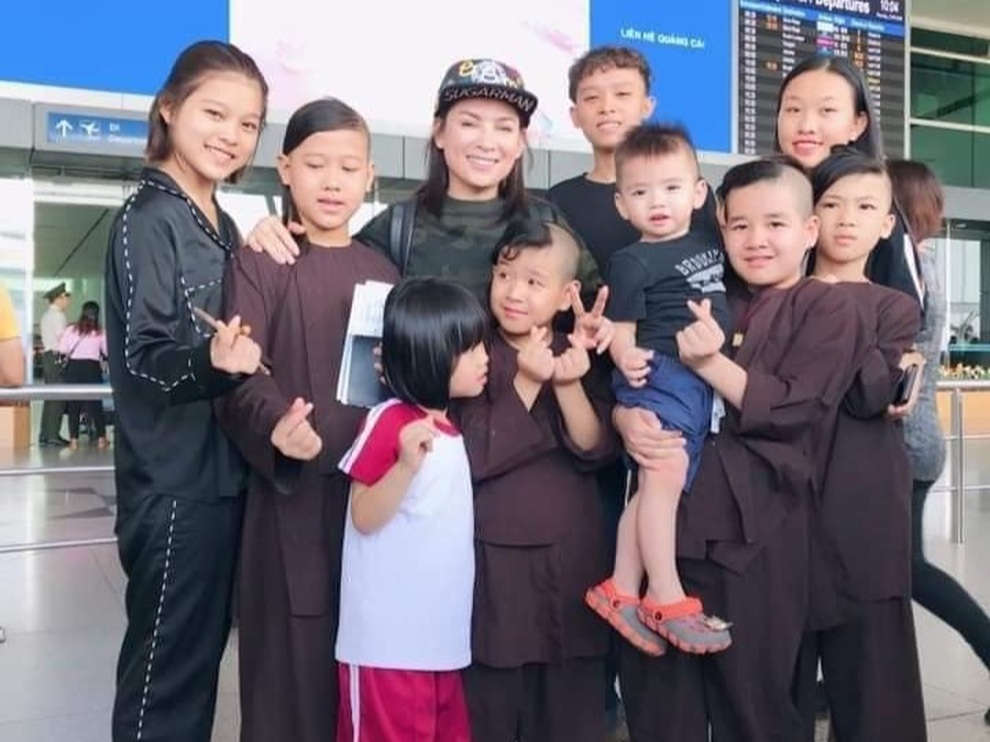 Ca sĩ Phi Nhung qua đời - 4 Ca sĩ Phi Nhung qua đời - 4