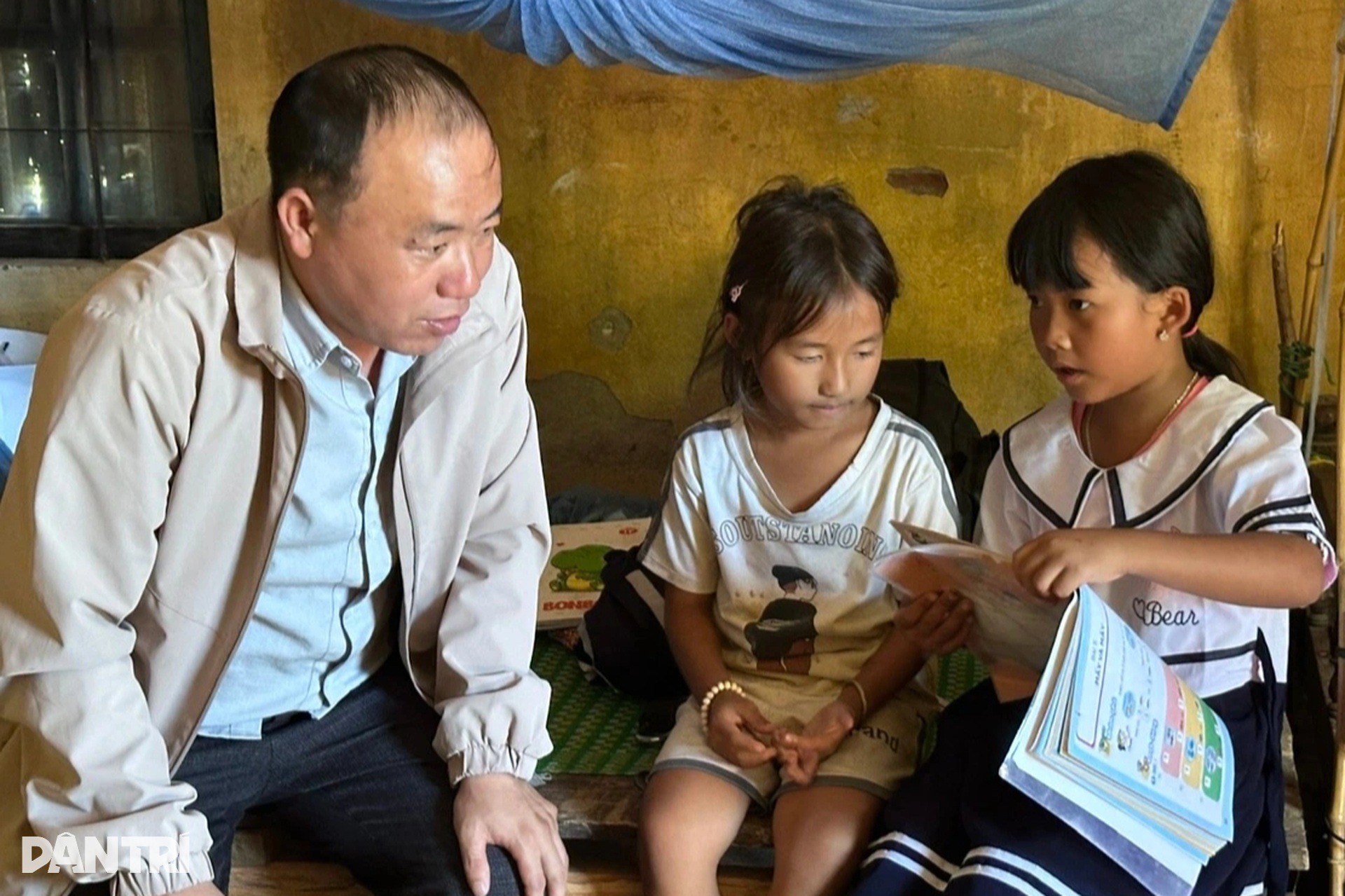 20 học sinh tự sống với nhau ở khu nhà hoang, bữa cơm chỉ cá khô và mì tôm - 8