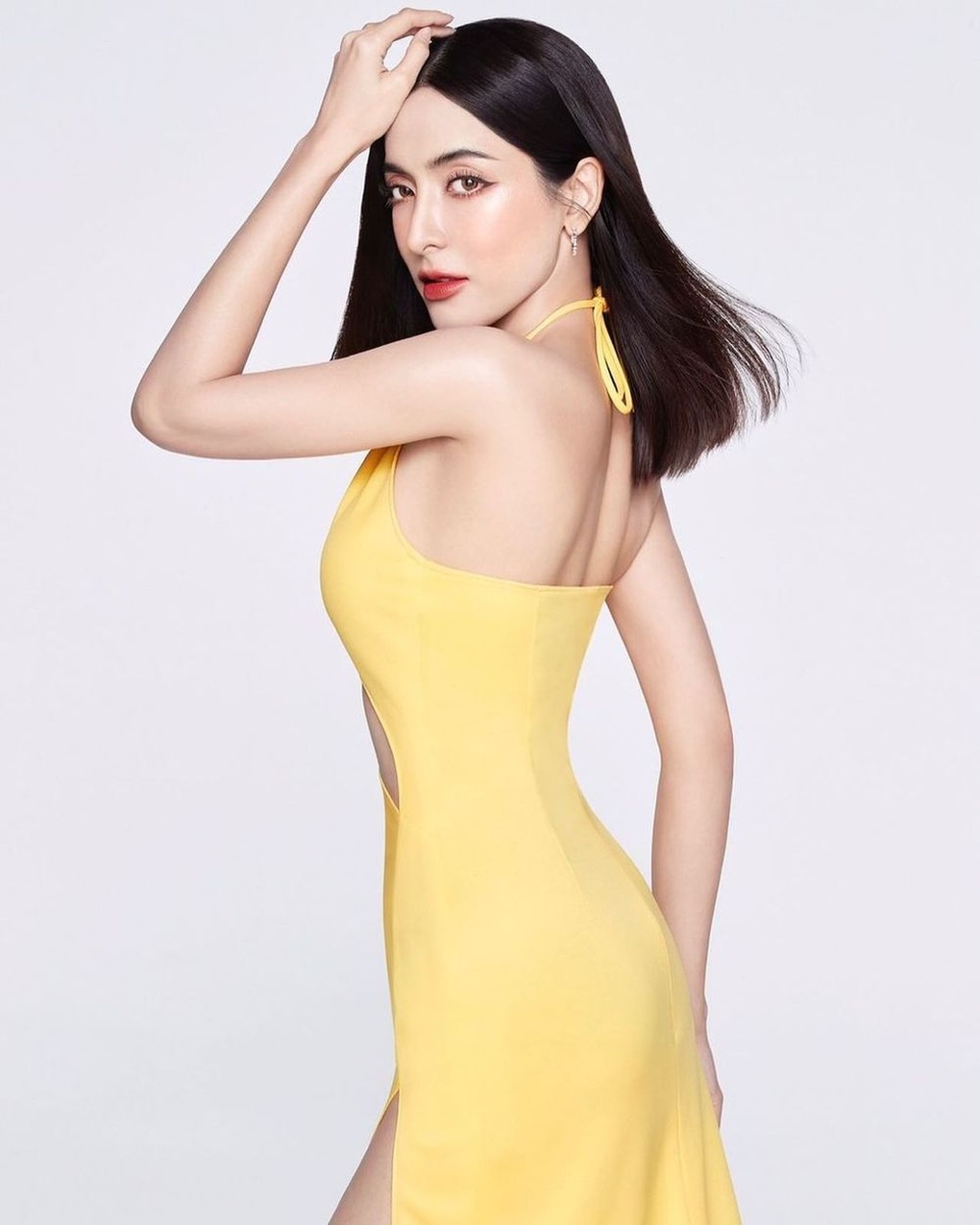 Ngôi sao của phim Lưới tình catwalk bị tạm giam vì liên quan tới lừa đảo - 1 Ngôi sao của phim Lưới tình catwalk bị tạm giam vì liên quan tới lừa đảo - 1