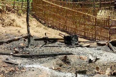 Hút thuốc cạnh can xăng, 2 vợ chồng bị cháy thương vong