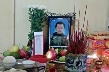 Một học sinh tử vong sau khi bị ném đá vào đầu