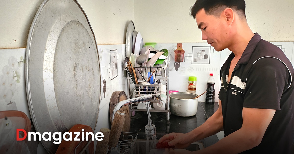 View - Đàn ông rửa bát quét nhà - câu chuyện bình đẳng giới hiếm có ở bản Mường | Báo Dân trí