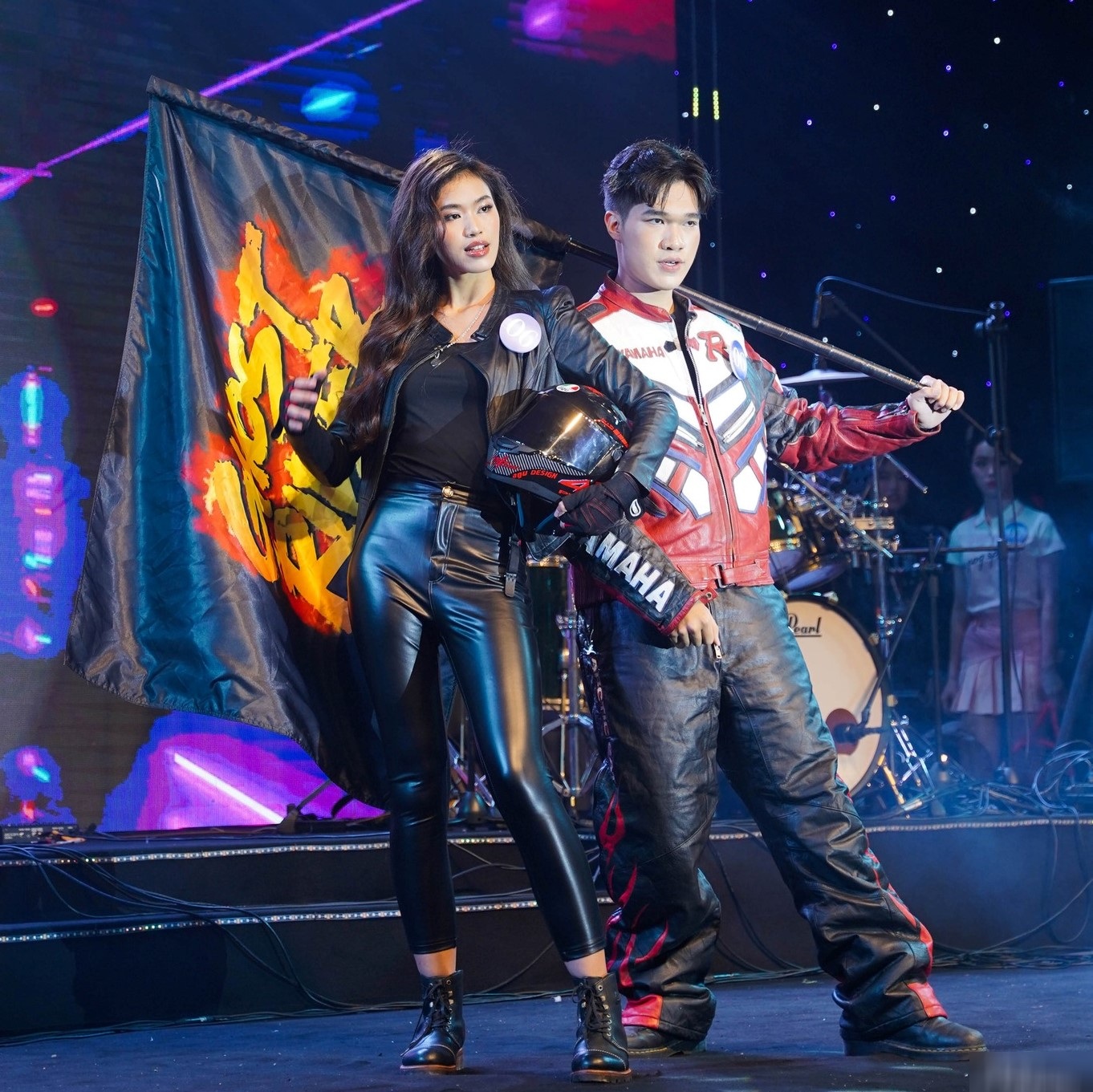 নতুন বৈদেশিক বাণিজ্য সুন্দরী ১.৭৯ মিটার লম্বা এবং একসময় আরও খাটো হতে চেয়েছিলেন - ১ Tân hoa khôi Ngoại thương cao 1,79m, từng ước được thấp đi - 1