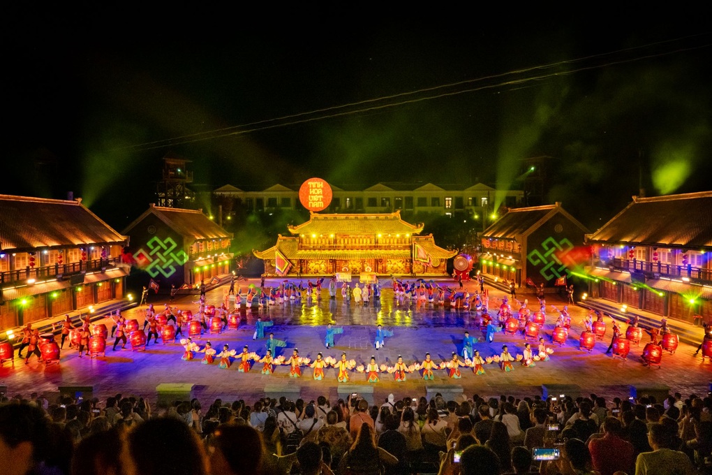 Vingroup công bố trụ cột văn hóa - Kiến tạo không gian nghệ thuật tầm cỡ quốc tế - 2 Vingroup công bố trụ cột văn hóa - Kiến tạo không gian nghệ thuật tầm cỡ quốc tế - 2