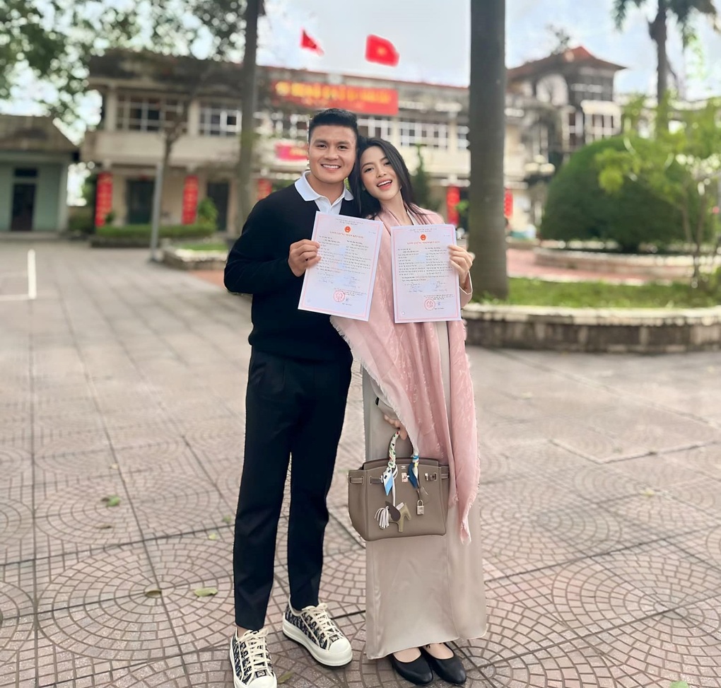 Cầu thủ Quang Hải sẽ tổ chức đám cưới vào cuối tháng 3 - 1 Cầu thủ Quang Hải sẽ tổ chức đám cưới vào cuối tháng 3 - 1