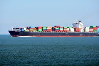 Cứu sống 8 thuyền viên trên tàu nghìn tấn gặp nạn trên biển