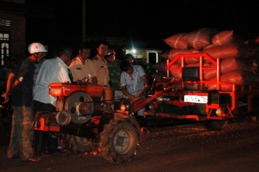 Học sinh lớp 3 bị xe máy cày cán tử vong khi đi học về