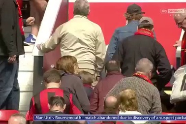 Cảnh sát yêu cầu CĐV sơ tán khỏi SVĐ Old Trafford