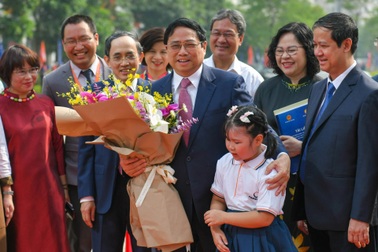 Thủ tướng: "Học tập để không thua kém bất cứ dân tộc nào"