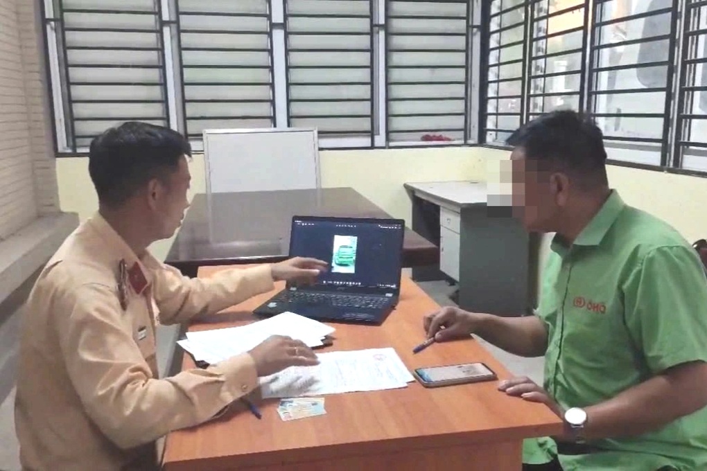 Người dân phản ánh tới Cục trưởng CSGT, nam tài xế bị phạt 5 triệu đồng - 1