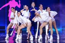 Trước nghệ sĩ "hát nhép" bị xử phạt, giờ "hát nhép" thoải mái?