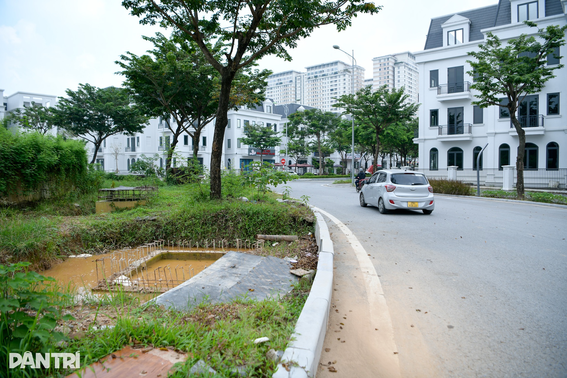 Ẩn họa từ những hố móng đầy nước trong Khu đô thị Dương Nội - 1 Ẩn họa từ những hố móng đầy nước trong Khu đô thị Dương Nội - 1