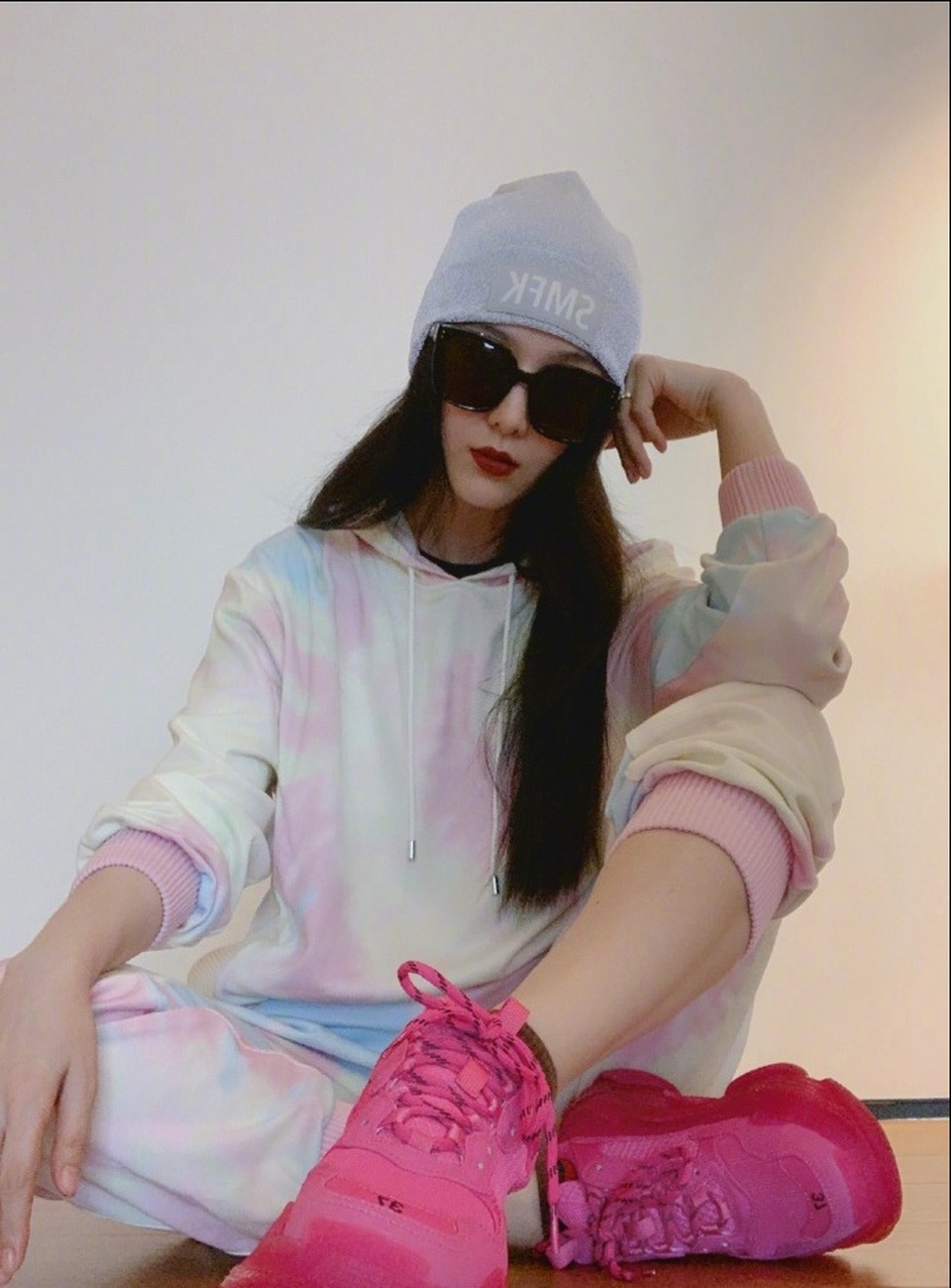 Phạm Băng Băng bị cấm livestream bán hàng do scandal trốn thuế - 5 Phạm Băng Băng bị cấm livestream bán hàng do scandal trốn thuế - 5