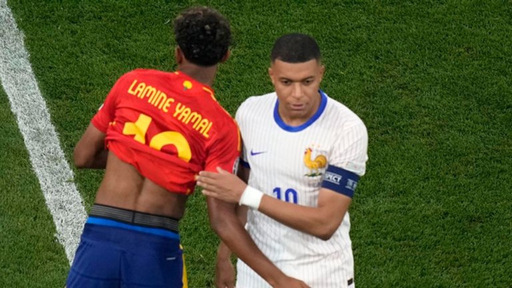 Kylian Mbappe bị chỉ trích dữ dội, từng cân nhắc giã từ đội tuyển Pháp - 2 Kylian Mbappe bị chỉ trích dữ dội, từng cân nhắc giã từ đội tuyển Pháp - 2