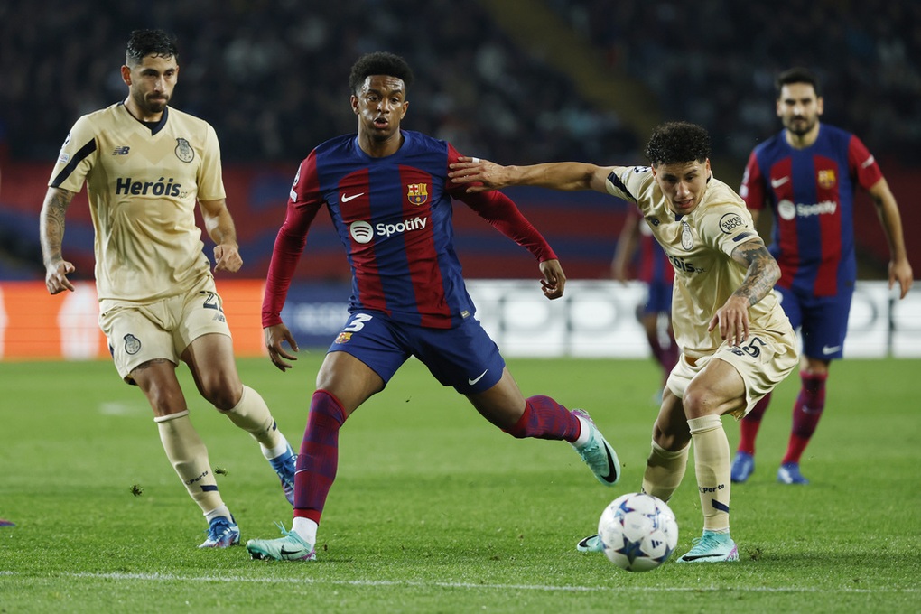Đánh bại Porto, Barcelona giành vé đi tiếp ở Champions League - 1 Đánh bại Porto, Barcelona giành vé đi tiếp ở Champions League - 1