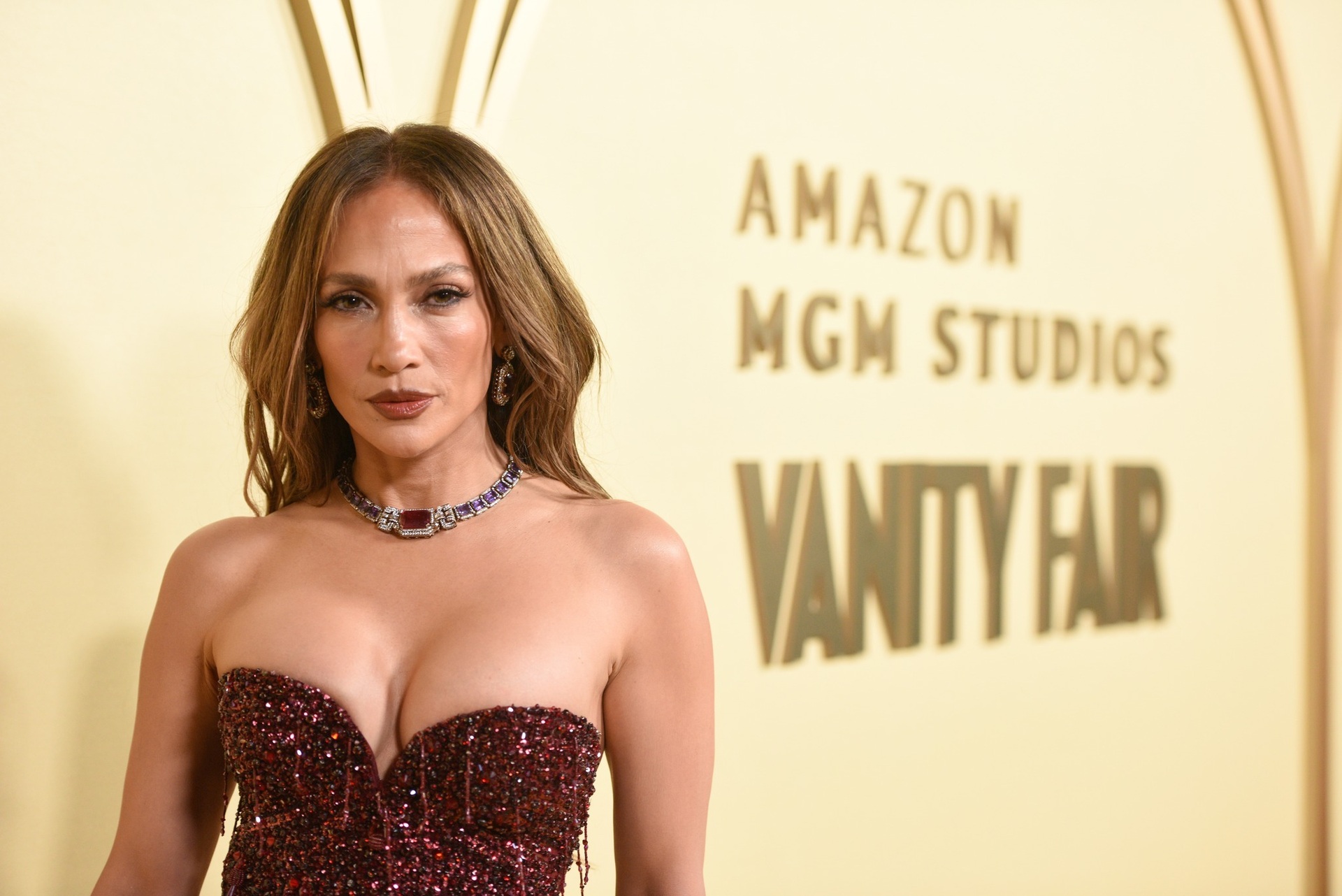 Cơ bụng hoàn hảo và đường cong gợi cảm của Jennifer Lopez ở tuổi U60 - 5 Cơ bụng hoàn hảo và đường cong gợi cảm của Jennifer Lopez ở tuổi U60 - 5