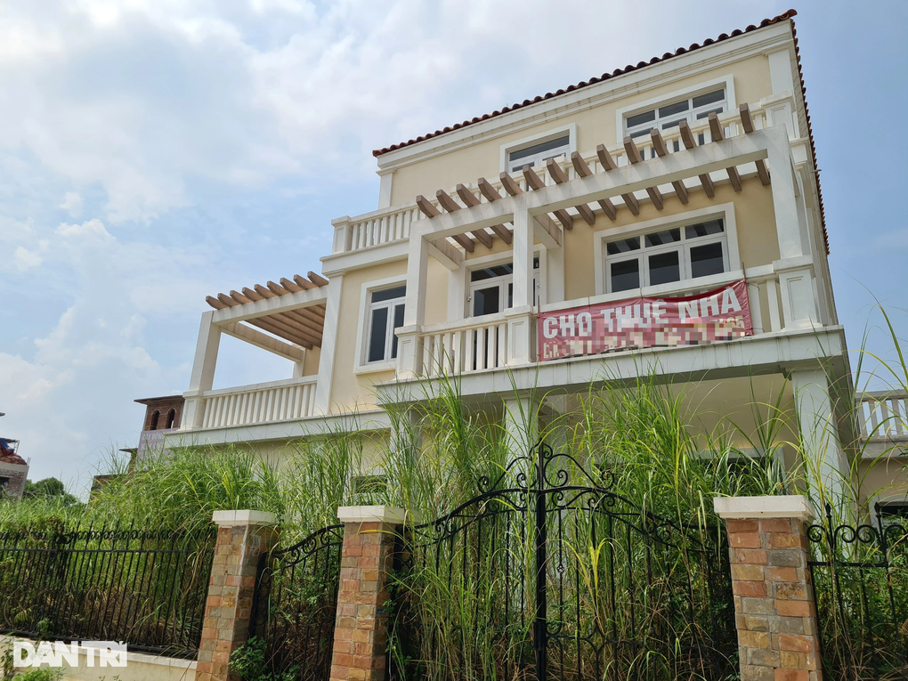 Thị trường trầm lắng, chủ đất kiệt quệ vì cơn lốc lãi vay - 2 Thị trường trầm lắng, chủ đất kiệt quệ vì cơn lốc lãi vay - 2