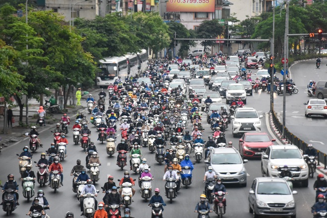 Hà Nội trong ngày đầu tiên nới lỏng cách ly xã hội - 4 Hà Nội trong ngày đầu tiên nới lỏng cách ly xã hội - 4