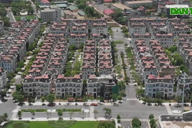 Mục sở thị hàng trăm căn biệt thự bỏ hoang, rêu mốc tại huyện Hoài Đức