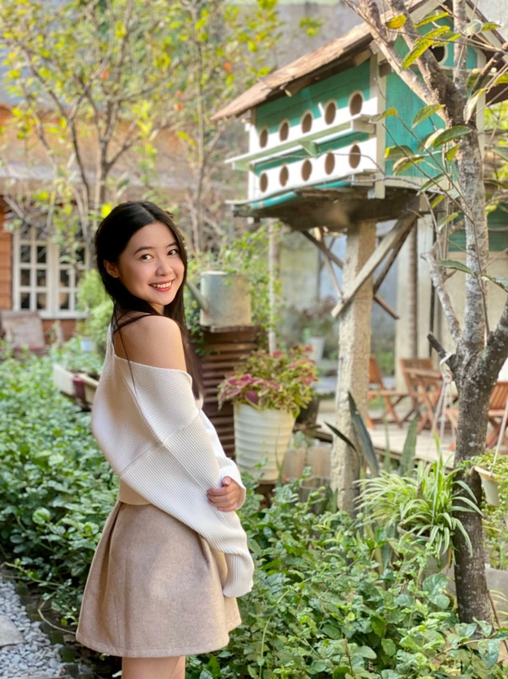 Nữ sinh ĐH Kinh tế quốc dân đi thi hoa hậu để vượt qua sự nhút nhát - 6 Nữ sinh ĐH Kinh tế quốc dân đi thi hoa hậu để vượt qua sự nhút nhát - 6