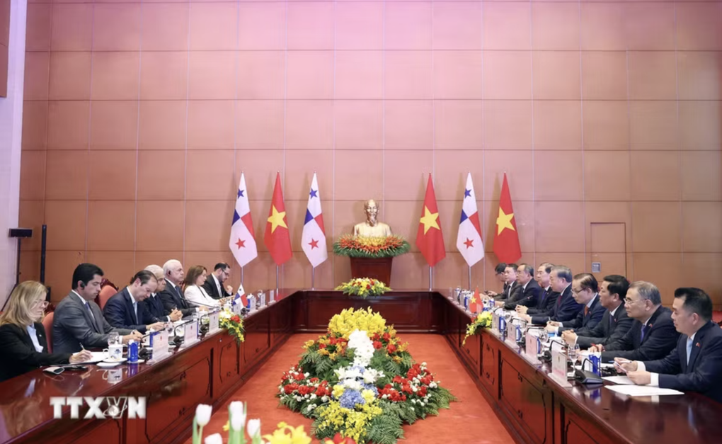 Tổng Bí thư, Chủ tịch nước và Tổng thống Panama bàn chiến lược phát triển - 2 Tổng Bí thư, Chủ tịch nước và Tổng thống Panama bàn chiến lược phát triển - 2