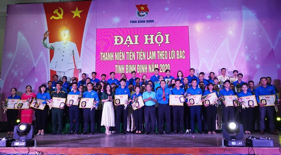 Bình Định: Vinh danh 80 gương mặt trẻ tiêu biểu làm theo lời Bác - 1 Bình Định: Vinh danh 80 gương mặt trẻ tiêu biểu làm theo lời Bác - 1