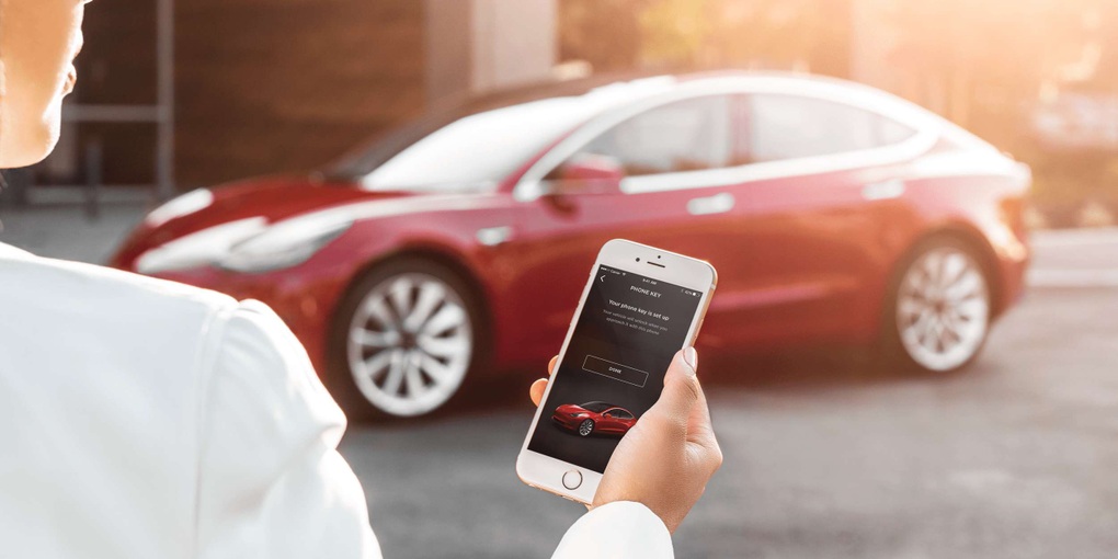 Trộm có thể mở khóa và khởi động xe Tesla chỉ trong vài giây - 1 Trộm có thể mở khóa và khởi động xe Tesla chỉ trong vài giây - 1