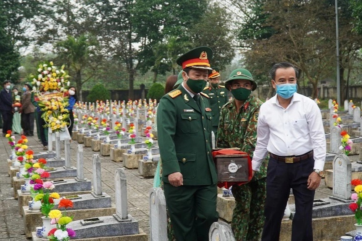Quảng Trị: Truy điệu và an táng 5 hài cốt liệt sĩ - 1 Quảng Trị: Truy điệu và an táng 5 hài cốt liệt sĩ - 1
