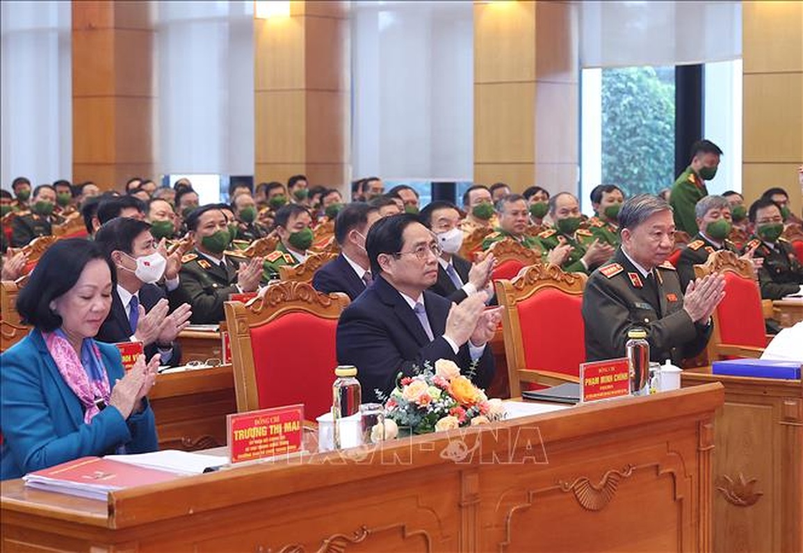 Thủ tướng: Công an cách mạng đặt lợi ích dân tộc và nhân dân lên trên hết - 1 Thủ tướng: Công an cách mạng đặt lợi ích dân tộc và nhân dân lên trên hết - 1