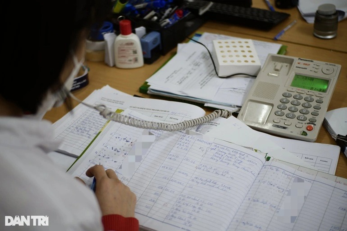Cả trạm là F0, y tế phường Hà Nội vừa cách ly vừa chống dịch - 1 Cả trạm là F0, y tế phường Hà Nội vừa cách ly vừa chống dịch - 1