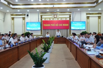 Bộ Nội vụ làm việc với UBND TPHCM về việc dự kiến chuyển 29 xã lên phường
