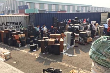 Nhân viên giả chữ ký sếp nhập 6 tỷ đồng hàng cấm