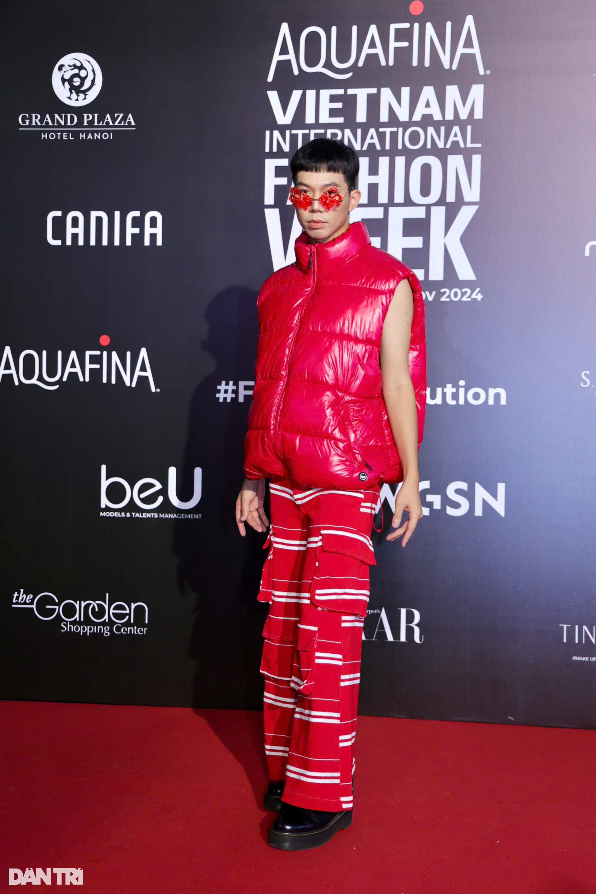 Hòa Minzy và dàn mỹ nhân mặc đồ gợi cảm đi dự show thời trang - 14 Hòa Minzy và dàn mỹ nhân mặc đồ gợi cảm đi dự show thời trang - 14