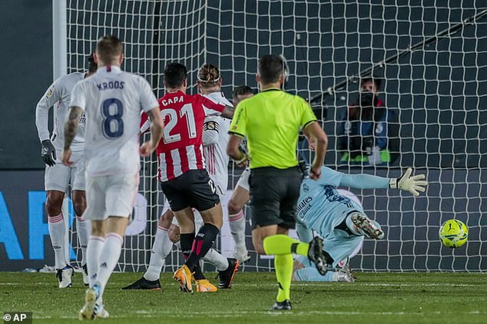Real Madrid 3-1 Bilbao: Kroos, Benzema tỏa sáng - 7 Real Madrid 3-1 Bilbao: Kroos, Benzema tỏa sáng - 7