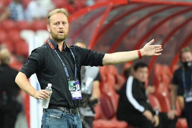 HLV Mano Polking giải thích lý do chọn đối thủ yếu đá giao hữu với Thái Lan