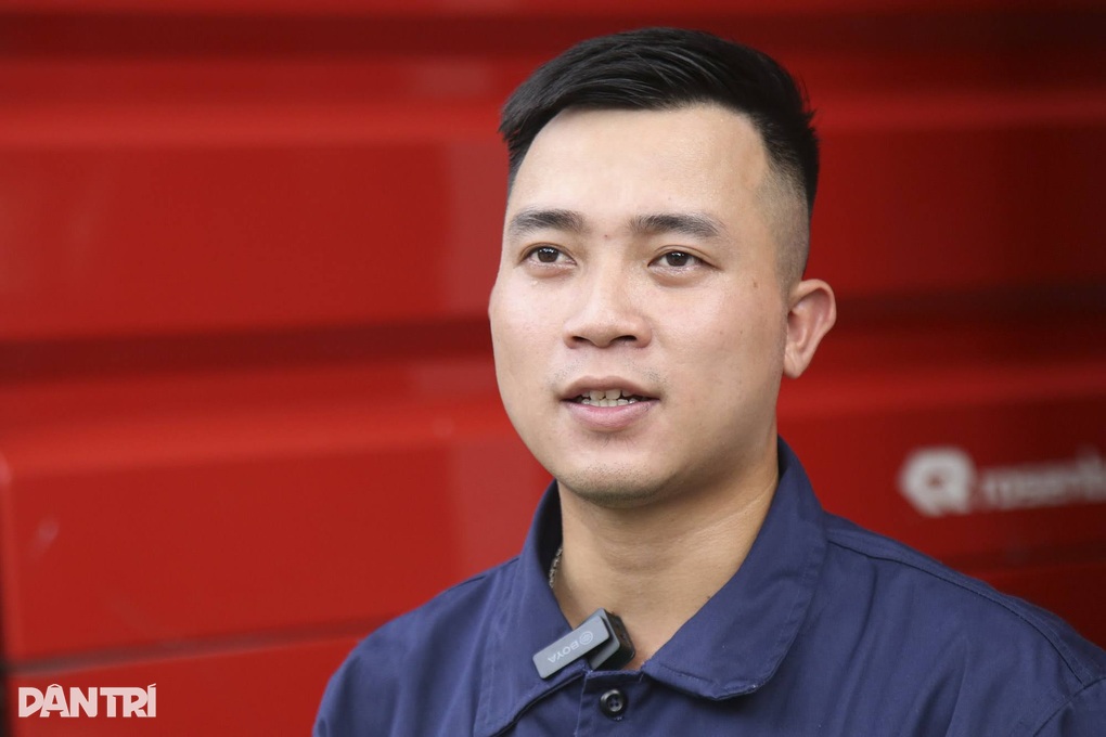 Gặp người hùng trong bức ảnh cứu 4 người bị hỏa hoạn gây bão mạng - 2 Gặp người hùng trong bức ảnh cứu 4 người bị hỏa hoạn gây bão mạng - 2