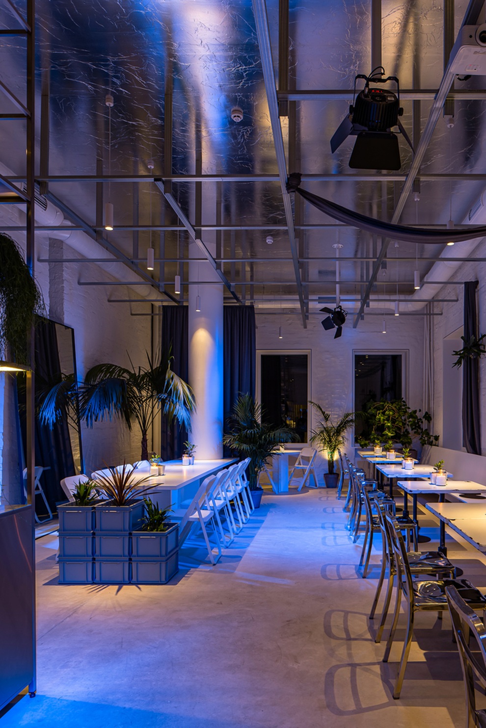 Quán cà phê xanh mát, đẹp như studio thu nhỏ, khách thoải mái chụp check-in - 4 Quán cà phê xanh mát, đẹp như studio thu nhỏ, khách thoải mái chụp check-in - 4