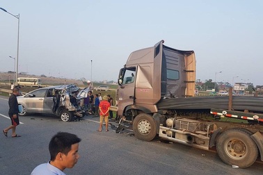 Thái Nguyên báo cáo TAND Tối cao vụ container đâm Innova chạy lùi trên cao tốc
